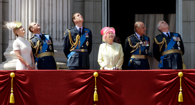 Illustration for article titled Flyby Over Buckingham Palace Marks 75th Anniversary Of Battle Of Britain